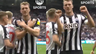 Σκόραρε για τα κωφάλαλα παιδιά ο Νταν Μπερν- Ο συγκινητικός πανηγυρισμός