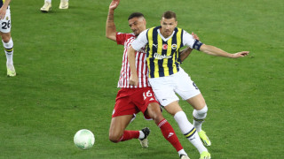 Πρόκληση Τζέκο με τη σημαία της Τουρκίας μέσα στο Καραϊσκάκης!