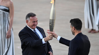 Ολυμπιακοί Αγώνες: Η Ελλάδα παρέδωσε την Ολυμπιακή Φλόγα στο Παρίσι