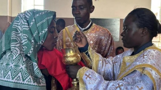 Ζιμπάμπουε: Χειροτονήθηκε η πρώτη γυναίκα διακόνισσα της Ορθόδοξης Εκκλησίας