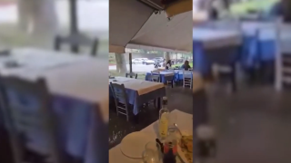 Θεσσαλονίκη: Πλημμύρισε ταβέρνα από τη σφοδρή βροχόπτωση