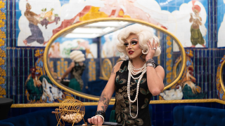 Ολυμπιακοί αγώνες: Ποια είναι η drag queen που θα μεταφέρει την ολυμπιακή φλόγα στο Παρίσι