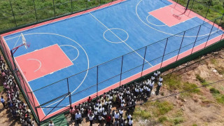 «Γιάννης Αντετοκούνμπο» το γήπεδο μπάσκετ στο ελληνικό σχολείο του Αγ. Νικολάου στην Γκάνα