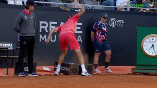 «Έκρηξη» Τσιτσιπά: Δέχθηκε μπρέικ και έσπασε τη ρακέτα του! (vid)