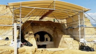 Δείτε νέες φωτογραφίες από τα ευρήματα της Αμφίπολης (pics)