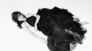 Η topless φωτογράφηση της Κίρα Νάιτλι (pics)