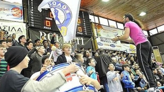 Άρθηκε το απαγορευτικό της FIBA