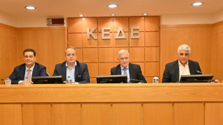 Προσφυγή ΚΕΔΕ και 165 δήμων: Γιατί αναβλήθηκε η εκδίκαση  για το τέλος ταφής