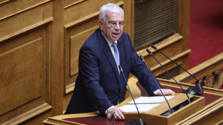 Στράτος Σιμόπουλος: «Ουδεμία φιλική ή συγγενική σχέση έχω με τον Θεόδωρο Σιμόπουλο»