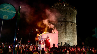 Φίλος του ΠΑΟΚ έφτασε με νταλίκα στον Λευκό Πύργο (vid)