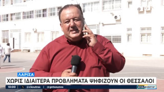 Λάρισα: Η πυροσβεστική απεγκλώβισε ψηφοφόρους που κλείστηκαν σε ασανσέρ! (vid)