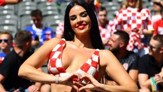 Euro 2024: Έριξε το...Βερολίνο η Ιβάνα Κνολ! (pics, vid)