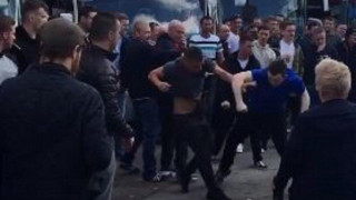 Απίστευτο ξύλο στο σταθμό μεταξύ οπαδών της Έβερτον και της Μάντσεστερ