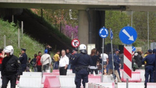 Επέμβαση της αστυνομίας στο μπλόκο των προσφύγων στην Εγνατία