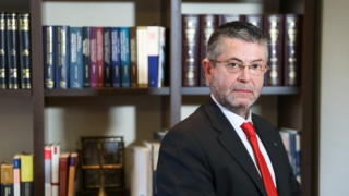 Σαράκης: «﻿Του κ. Βελόπουλου του αρέσει να έχει βαστάζους και υποτακτικούς»