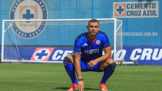 Κρουζ Αζούλ: Προσφέρει μπόνους υπογραφής στον Γιακουμάκη εάν αποχωρήσει