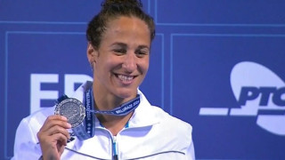 Νόρα Δράκου: Ποια είναι η «αργυρή» κολυμβήτρια που ανέβηκε στο βάθρο των νικητών (vids)