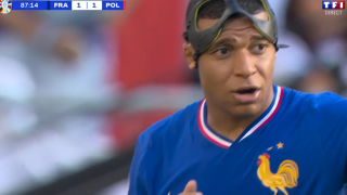 Η χυδαία βρισιά του Κιλιάν Μπαπέ στον Λεβαντόφσκι!