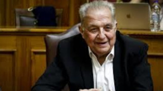 Στο νοσοκομείο εσπευσμένα ο Αλέκος Φλαμπουράρης- Υπέστη έμφραγμα