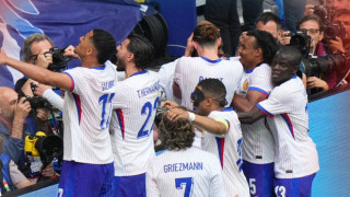 Η ανακούφιση των παικτών της εθνικής Γαλλίας μετά την ήττα της Λεπέν στις εκλογές