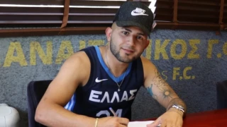 Παναιτωλικός: Ο Πέρεθ υπέγραψε με φανέλα  Αντετοκούνμπο!