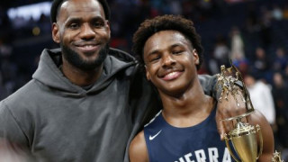 Λεμπρόν Τζέιμς: Μένει για άλλα δύο χρόνια στους Λέικερς με max συμβόλαιο