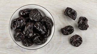 Το γλυκό σνακ που ρυθμίζει το έντερο, δυναμώνει τα οστά και ρίχνει την πίεση