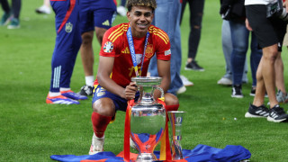 Επική γκάφα Γιαμάλ-Έκανε live από τα αποδυτήρια και έδειξε γυμνούς συμπαίκτες του