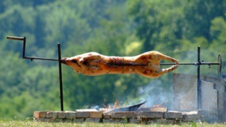 Πάσχα: Με τι καιρό θα σουβλίσουμε    τον οβελία!!!