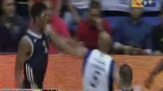 «Ξύλο» σε αγώνα μπάσκετ στη Βενεζουέλα!    (video)