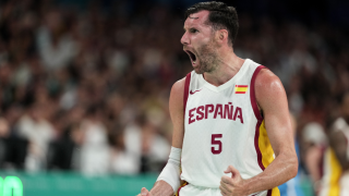 Το συγκινητικό «αντίο» του Ρούντι Φερνάντεθ στο μπάσκετ!