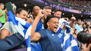 Καραλής: Αγκαλιές και πανηγυρισμοί στο ολυμπιακό χωριό για τον «ιπτάμενο» Μανόλο