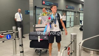 Θεσσαλονίκη: Αποθέωση και υποδοχή με... ποντιακή λίρα για τον Πέτρο Γκαϊδατζή (pics, vid)