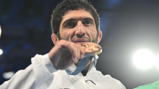 Ολυμπιακοί Αγώνες: Η απονομή του χάλκινου μεταλλίου στον Κουρουγκλίεβ