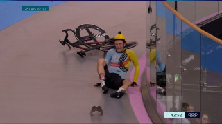 Ολυμπιακοί Αγώνες: Τρομακτικό ατύχημα στην ποδηλασία πίστας-Ποδηλάτης εκσφενδονίστηκε στον αέρα!