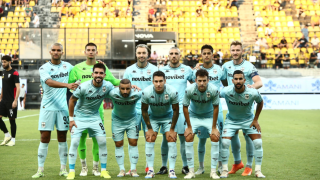 Ο Άρης δεν προλαβαίνει να… κοιτάξει πίσω