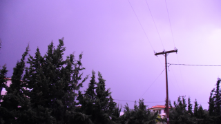 Μέτρα προστασίας από τους κεραυνούς: Τι κάνουμε σε κλειστούς ή εξωτερικούς χώρους