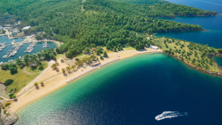 Απαγόρευση κολύμβησης στη Χαλκιδική: Έπεσαν ανεπεξέργαστα λύματα στη θάλασσα