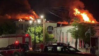 Σέρρες: Παιδιά πανηγυρίζουν στο Tik Tok που κάηκε το σχολείο τους