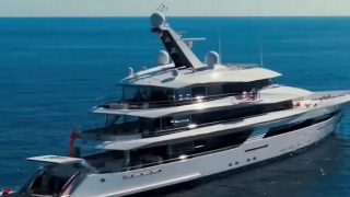 H πολυτελής θαλαμηγός του Μάικλ Τζόρνταν που αγκυροβόλησε στη Κρήτη