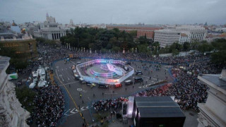 Γκρέμισαν τα «τείχη» στη Μαδρίτη για την υποδοχή των θριαμβευτών (vid)