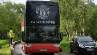 Σαν... καινούριο το πούλμαν της Γιουνάιτεντ με εντολή Φαν Χάαλ (pics)