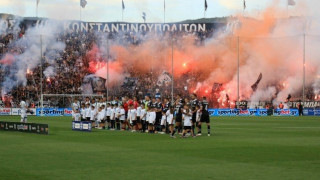 Η «ασπρόμαυρη» κερκίδα ξαναπήρε φωτιά!     (videos)