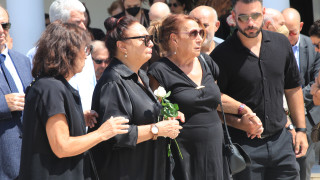 Δάνης Κατρανίδης: Υποβασταζόμενη στην κηδεία του η Μίρκα Παπακωνσταντίνου