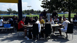 Μπαρμπεκιου ειχε το σημερινο μενού για τους ποδοσφαιριστες του Αρη (pics)