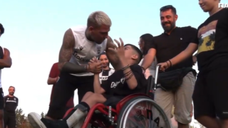 Πολύ δυνατή στιγμή ανάμεσα σε Μπράντον και Γιαννάκη: «Δεν σε αφήνω ποτέ μόνο»