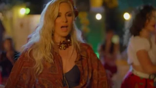 Πέγκυ Ζήνα: Τραγουδάει σε τσιγγάνικο γλέντι στην «Κατάρα της Τζέλας Δελαφράγκα»