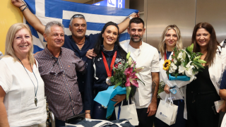 Θερμή υποδοχή για τους Έλληνες Παραολυμπιονίκες στο «Ελ. Βενιζέλος»!