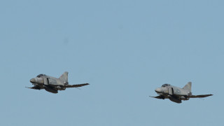 Athens Flying Week: Μάγεψε τους θεατές η αερομαχία Rafale και F-16 Viper
