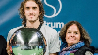 Mητέρα Τσιτσιπά: «Έδερναν αρκετές φορές στο σχολείο τον Στέφανο»